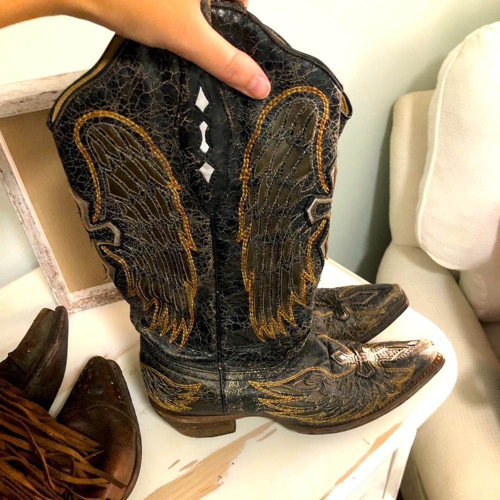 Corral black cross wing boots